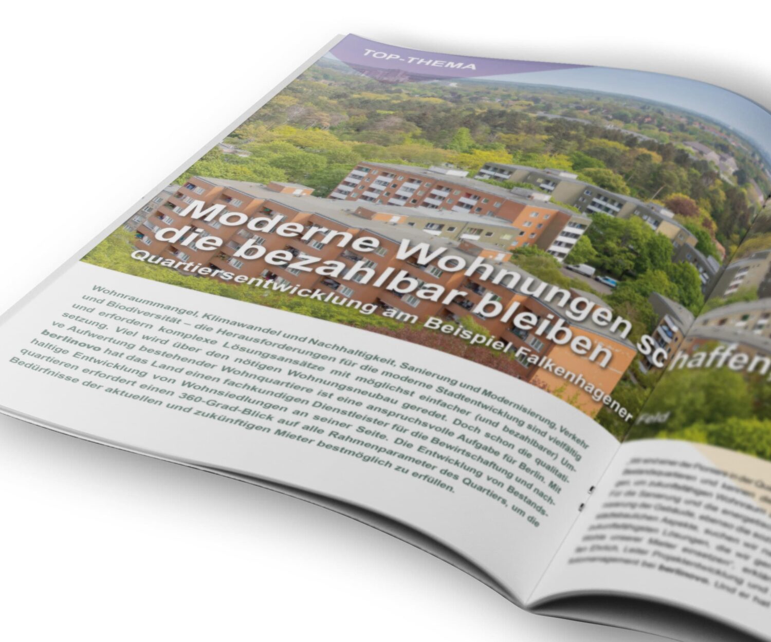 Ein Closeup einer aufgeschlagenen Doppelseite vom FAIRBERLINER, dem MieterMagazin der berlinovo. Zu sehen ist eine Wohnsiedlung und mit einer Überschrift Moderne Wohnungen schaffen, die bezahlbar bleiben.