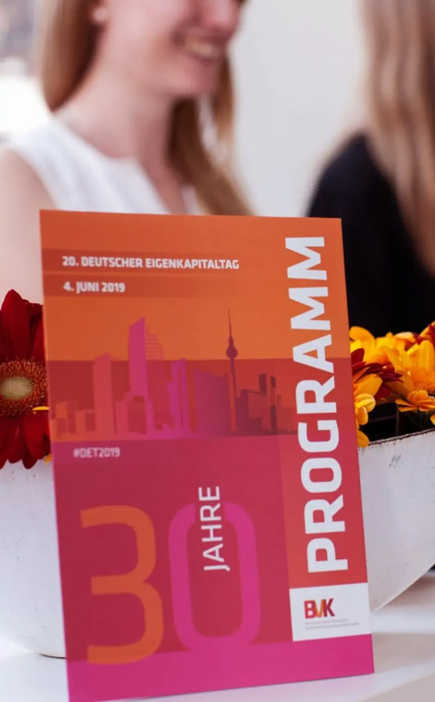 CD-konform – die Printmedien und die Dekoration des 20. Deutschen Eigenkapitaltags.